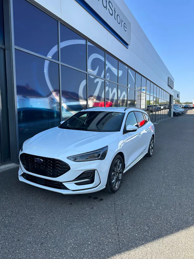 Ford Focus Station Wagon 1.0i EcoB ST-Line X/155CV/Aut.