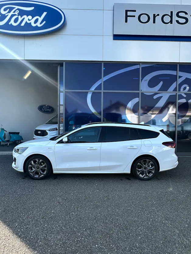Ford Focus Station Wagon 1.0i EcoB ST-Line X/155CV/Aut.