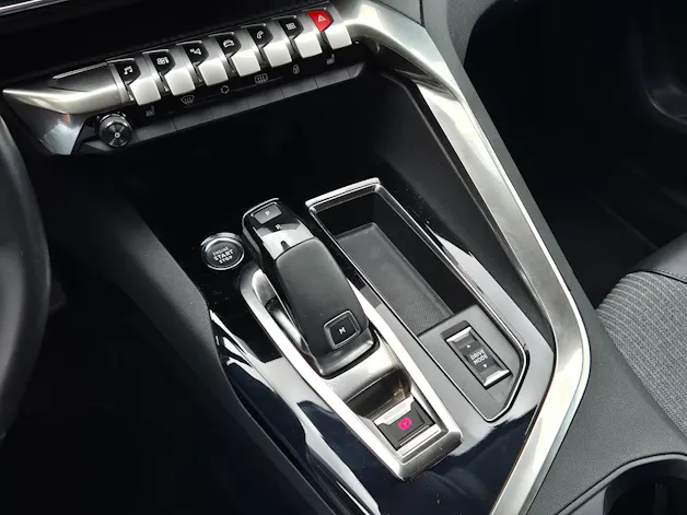 Peugeot 3008 1.2 PureTech Allure EAT8