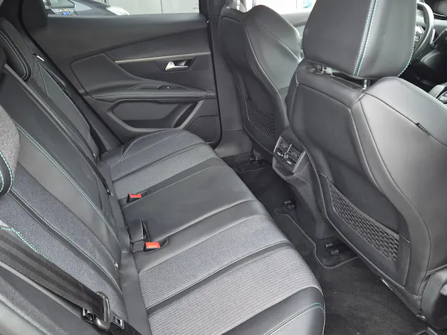 Peugeot 3008 1.2 PureTech Allure EAT8