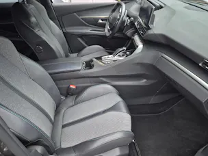 Peugeot 3008 1.2 PureTech Allure EAT8