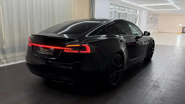 Tesla Model S 100 D Performance