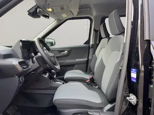 Ford Tourneo Courier 1.0 EcoBoost Titanium