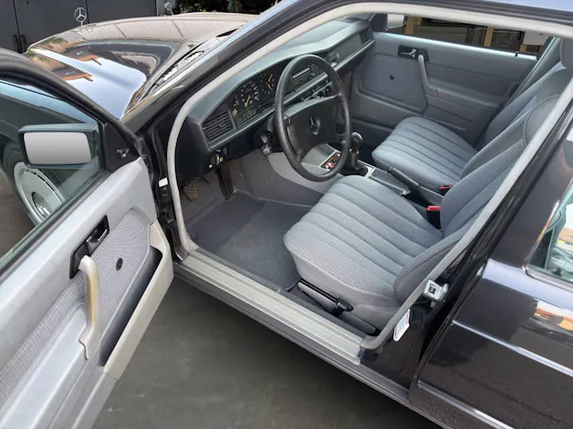 MERCEDES-BENZ E 190 (201)