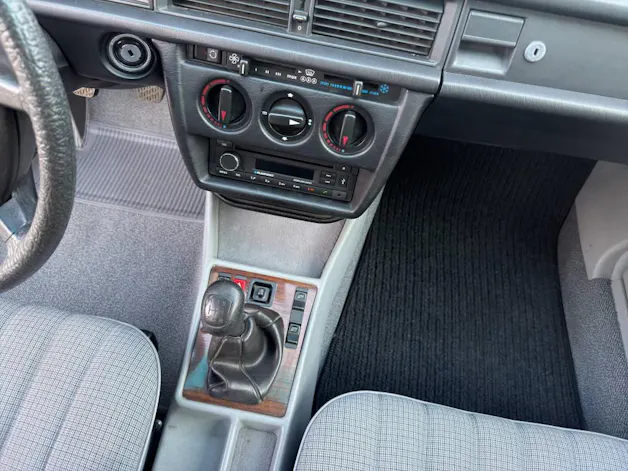 MERCEDES-BENZ E 190 (201)