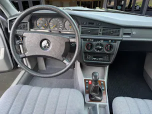 MERCEDES-BENZ E 190 (201)