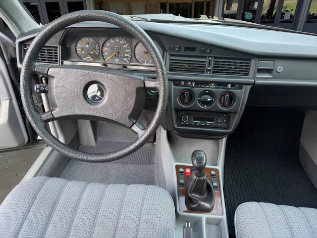 MERCEDES-BENZ E 190 (201)