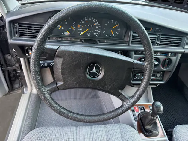 MERCEDES-BENZ E 190 (201)