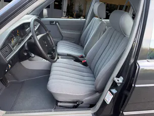 MERCEDES-BENZ E 190 (201)