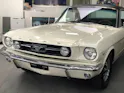 Ford MUSTANG V8