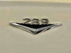 Ford MUSTANG V8