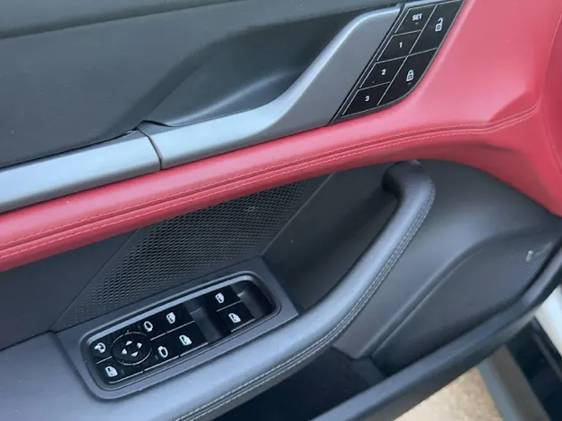 Porsche Taycan 4S