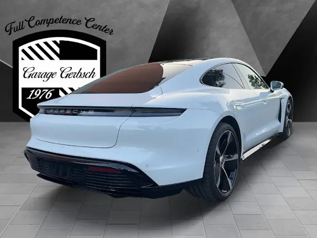 Porsche Taycan 4S