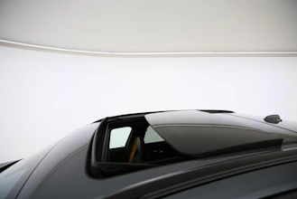 https://vehicle.imgix.net/4430561/cee299d3-bbd0-4cc9-abbf-320b3316a635.jpg