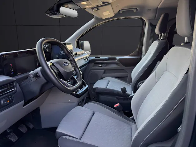 Ford Tourneo C Bus 320 L1 2.0 EcoBlue 136 Titanium