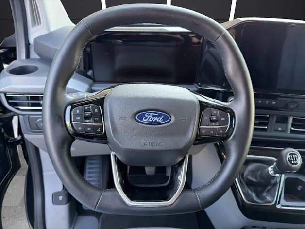 Ford Tourneo C Bus 320 L1 2.0 EcoBlue 136 Titanium