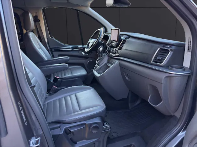 Ford Tourneo C Bus 320 L1 2.0 TDCi 185 Titanium