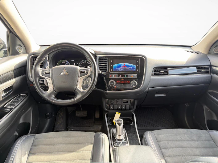 immagine del veicolo MITSUBISHI OUTLANDER