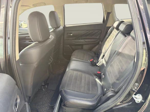 https://vehicle.imgix.net/4430662/d10dd621-8631-4e8e-8c9d-3177b8e5c3d5.jpg
