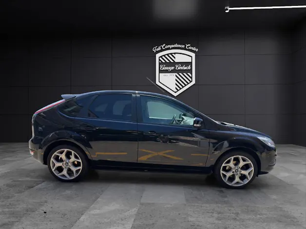 Ford Focus 1.8i 16V Carving