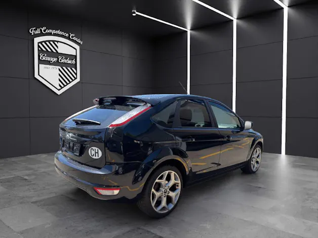 Ford Focus 1.8i 16V Carving
