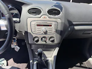 Ford Focus 1.8i 16V Carving