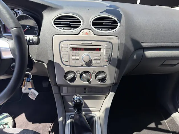 Ford Focus 1.8i 16V Carving