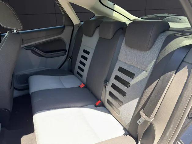 Ford Focus 1.8i 16V Carving