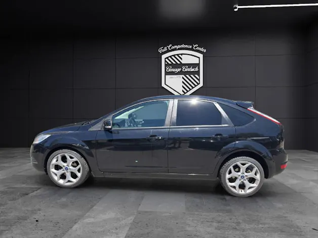 Ford Focus 1.8i 16V Carving
