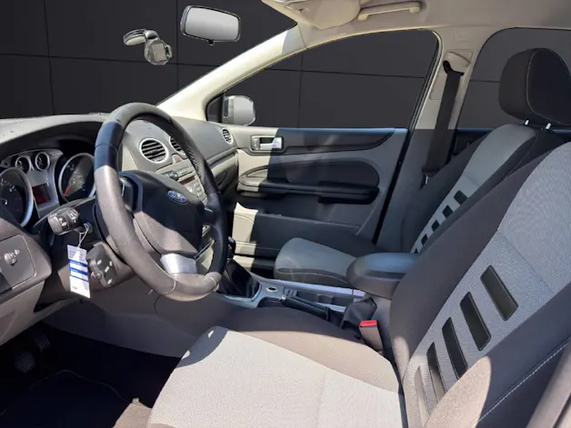 Ford Focus 1.8i 16V Carving
