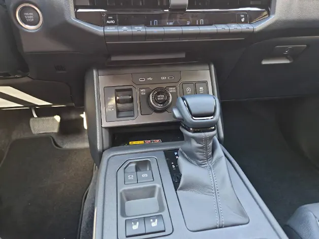 Toyota Hilux Double Cab.-Pick-up 2.8 48153/000