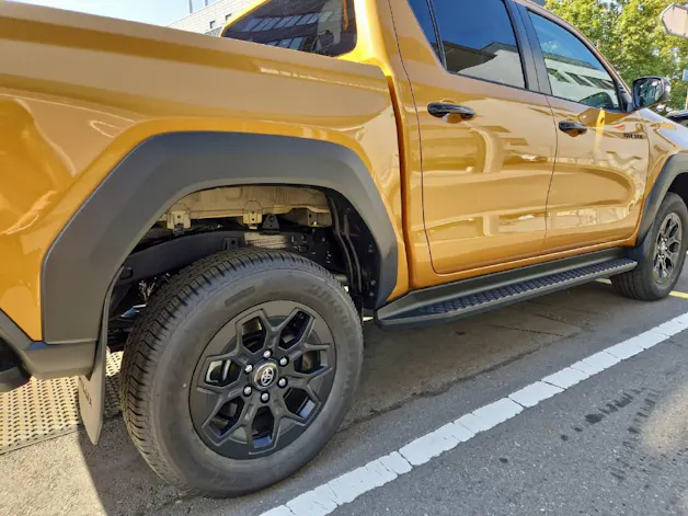 Toyota Hilux Double Cab.-Pick-up 2.8 48153/000