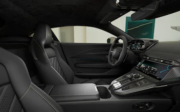 https://vehicle.imgix.net/4430744/c061c40d-8258-4175-9521-badf89ffe91c.jpg