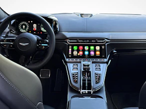 https://vehicle.imgix.net/4430744/e205cbf0-4723-4f75-85a3-bb82b0546454.jpg