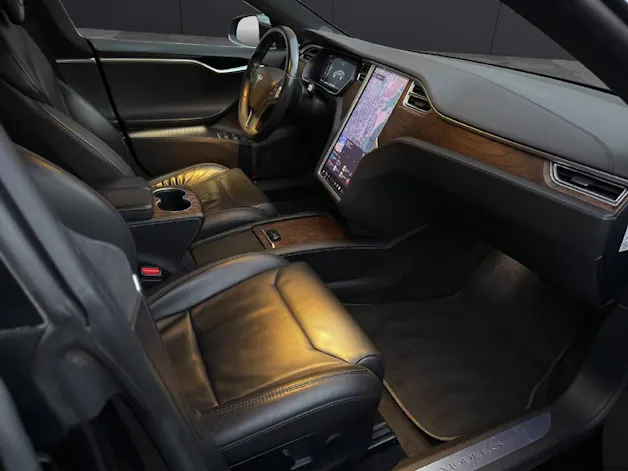 Tesla Model S 75 D