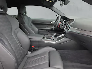 BMW M4 Competition Coupé (CH) Tansanitblau Mét.