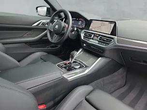 BMW M4 Competition Coupé (CH) Tansanitblau Mét.