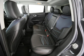 https://vehicle.imgix.net/4430778/72a18459-f4a7-4e57-870c-5f8ea42ccb50.jpg