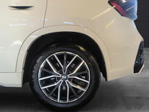 BMW X1 23d xDrive paddles