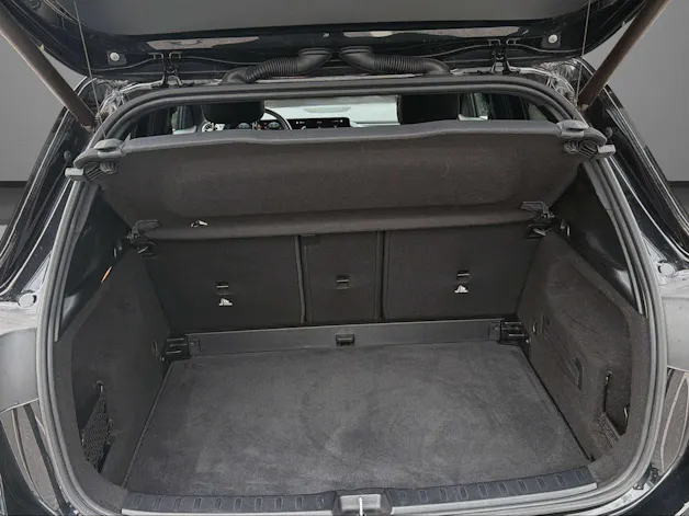 MERCEDES-BENZ GLA 250 AMG Line 4matic