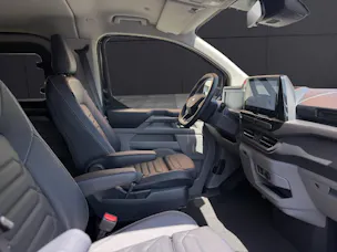 FORD Tourneo C Bus 320 L2 2.0 EcoBlue 170 Titanium