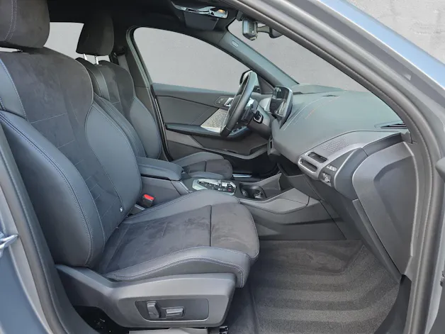 BMW 123 xDrive M Sport (CH) * Skyscraper Grau *