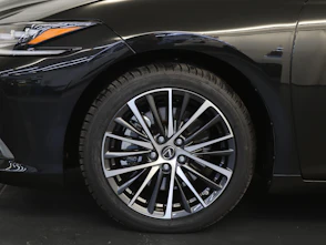 Fahrzeugbild LEXUS ES 300h Excellence