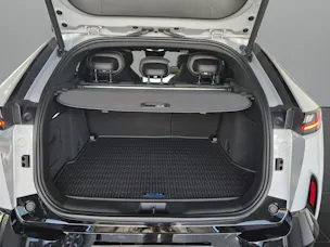MAZDA CX-6e Takumi