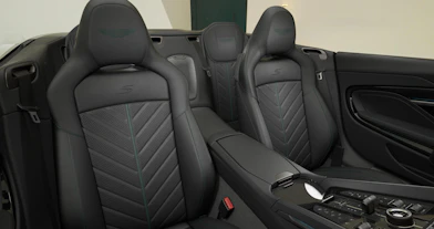 https://vehicle.imgix.net/4431053/05efc8da-302f-4e14-a7ed-ed591dded8b0.jpg