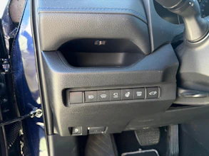 https://vehicle.imgix.net/4431190/9df6fe55-00ab-42fb-a9c5-9b631d9f083d.jpg