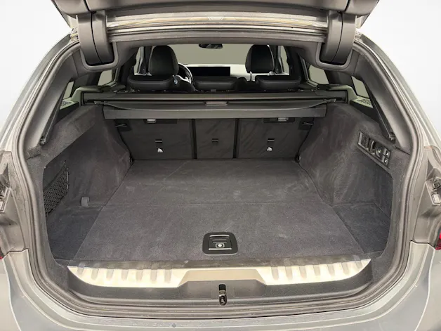 BMW 330e xDrive Touring