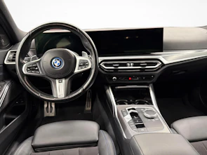 immagine del veicolo BMW 330e xDrive Touring