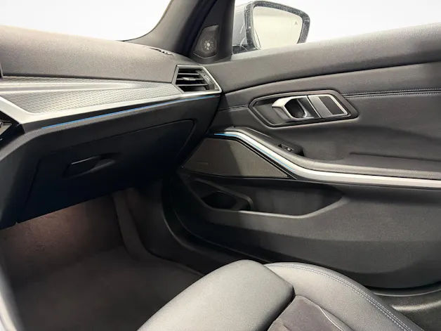 BMW 330e xDrive Touring