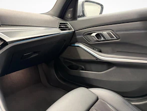 https://vehicle.imgix.net/4431424/4ea0be40-b363-42ee-b639-f9037f5541db.jpg
